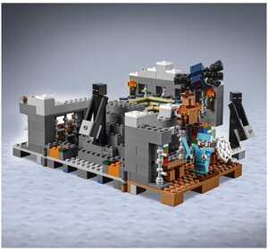 LEGO Minecraft 21124 559