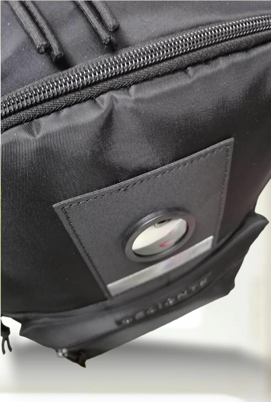 Черный вместительный повседневный рюкзак с зеркалом, объём 30л для школы, института, работы, путешествий, тренировок