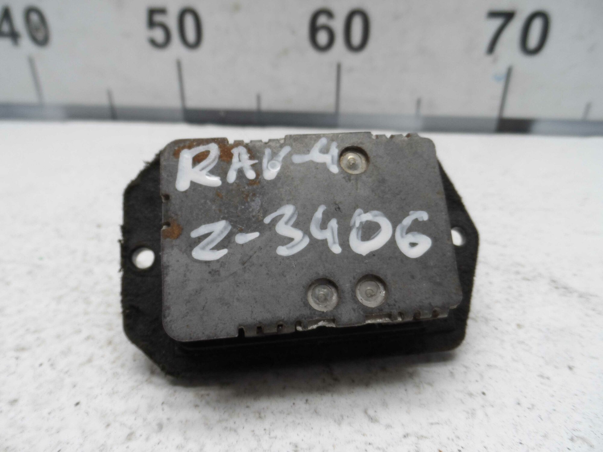 Резистор отопителя (сопротивление печки) Toyota Rav4 2 8713842030