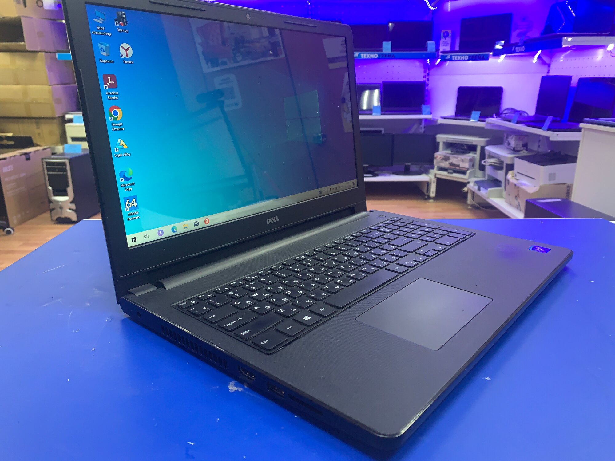 Ноутбук Dell Inspiron 15-3552 P47F003\Intel Celeron N3060 1.6GHz (2 ядра)\8Gb\15.6" 1366x768\HDD 320Gb\Intel HD Graphics Win 10
