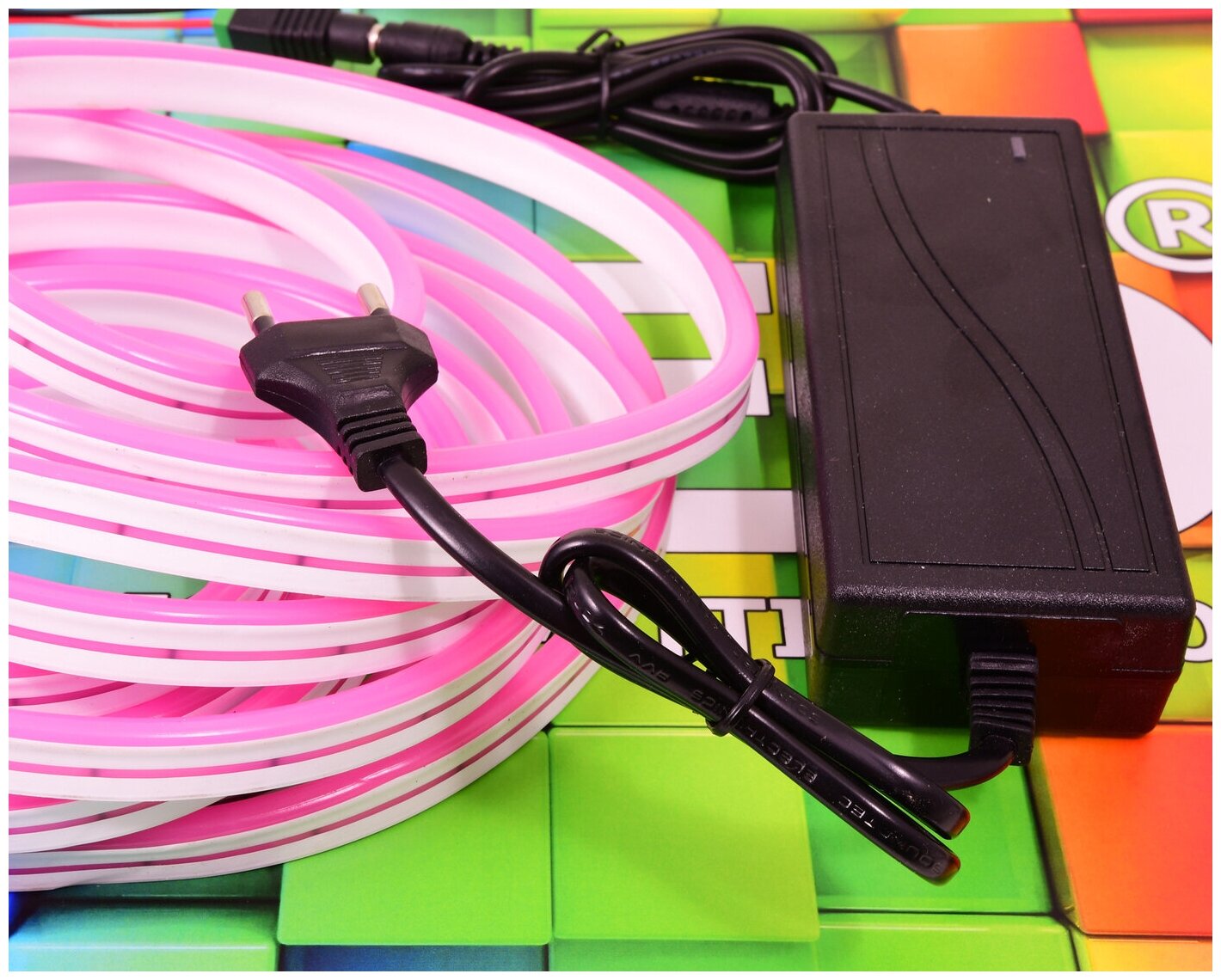 Неоновая светодиодная лента DLED 5м, 5х12мм, 220В, 120 LED/m, IP 67, гибкий неон, розовый - фотография № 2