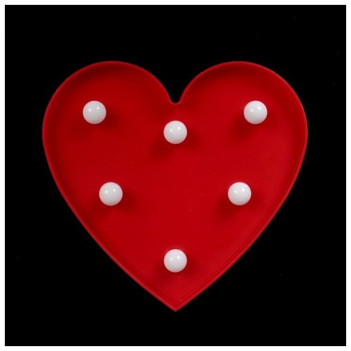 Ночник пластик от батареек 2АА "Красное сердце" 16х16х2,8 см 3110428