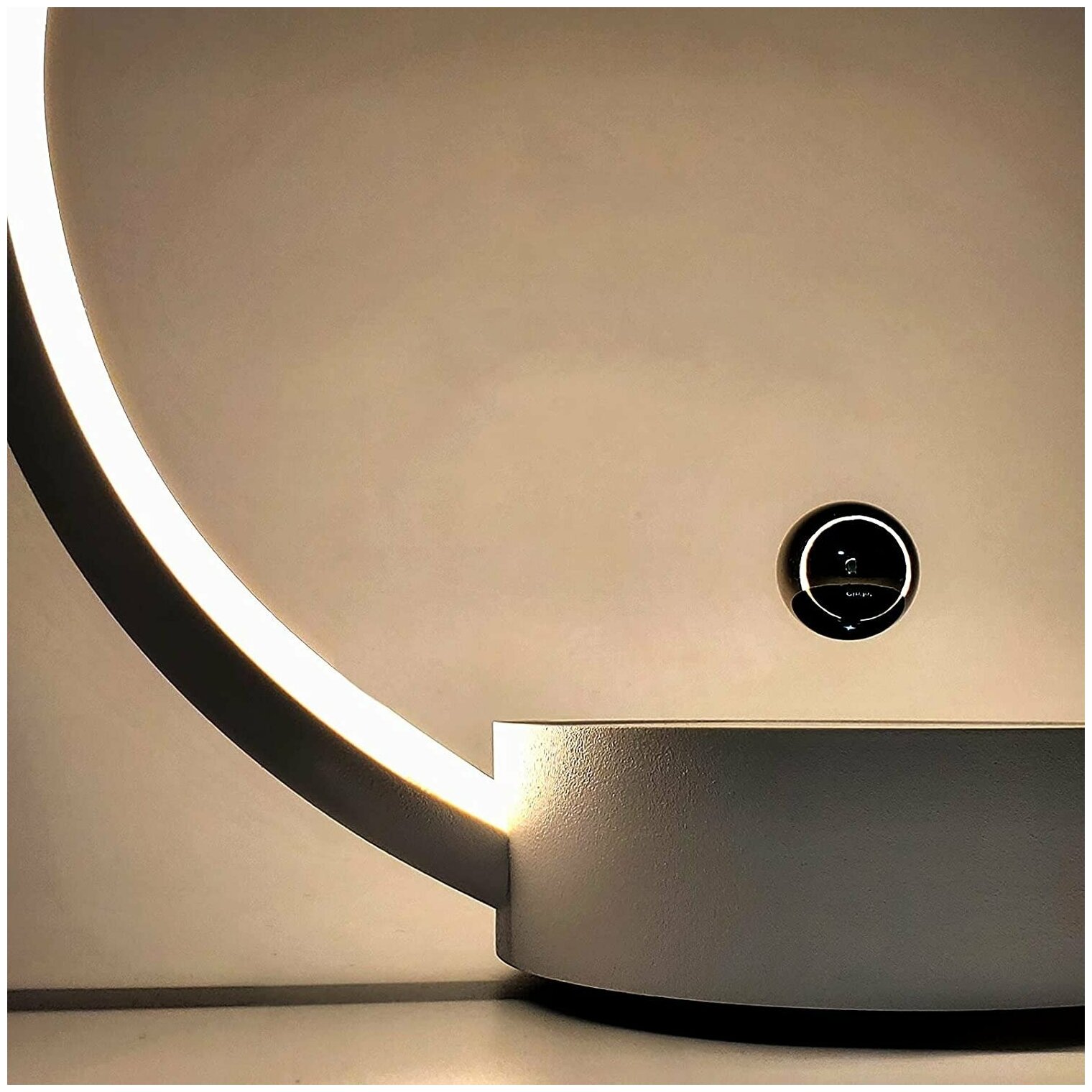 Дизайнерская светодиодная лампа Circlo "Парящая луна", белый цвет, 3 режима