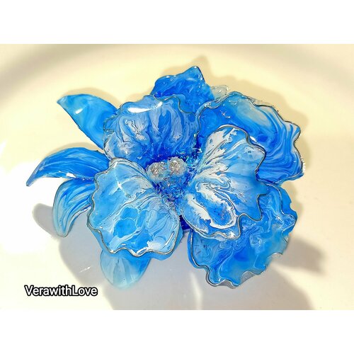 Брошь, пластик, белый, голубой брошь цветок суккулент кактус ручной работы из ювелирной эпоксидной смолы подарок