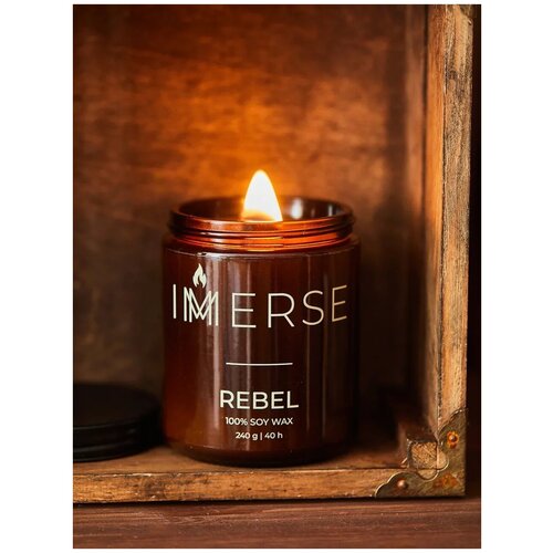 Ароматическая свеча с деревянным фитилем из соевого воска REBEL (Кедр, бальзамические травы) 240 гр. на День Рождения, годовщину, юбилей