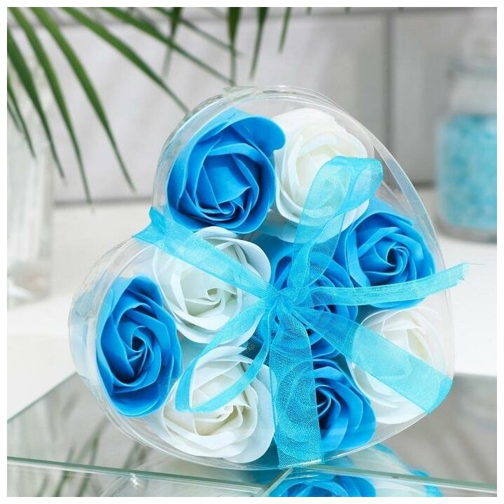 Набор белые и синие розы" 9 мыльных лепестка в пвс коробке