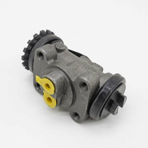 Рабочий тормозной цилиндр задний ISUZU ELF 3850 диаметр 40 без прокачки правый ZEVS 1920₽