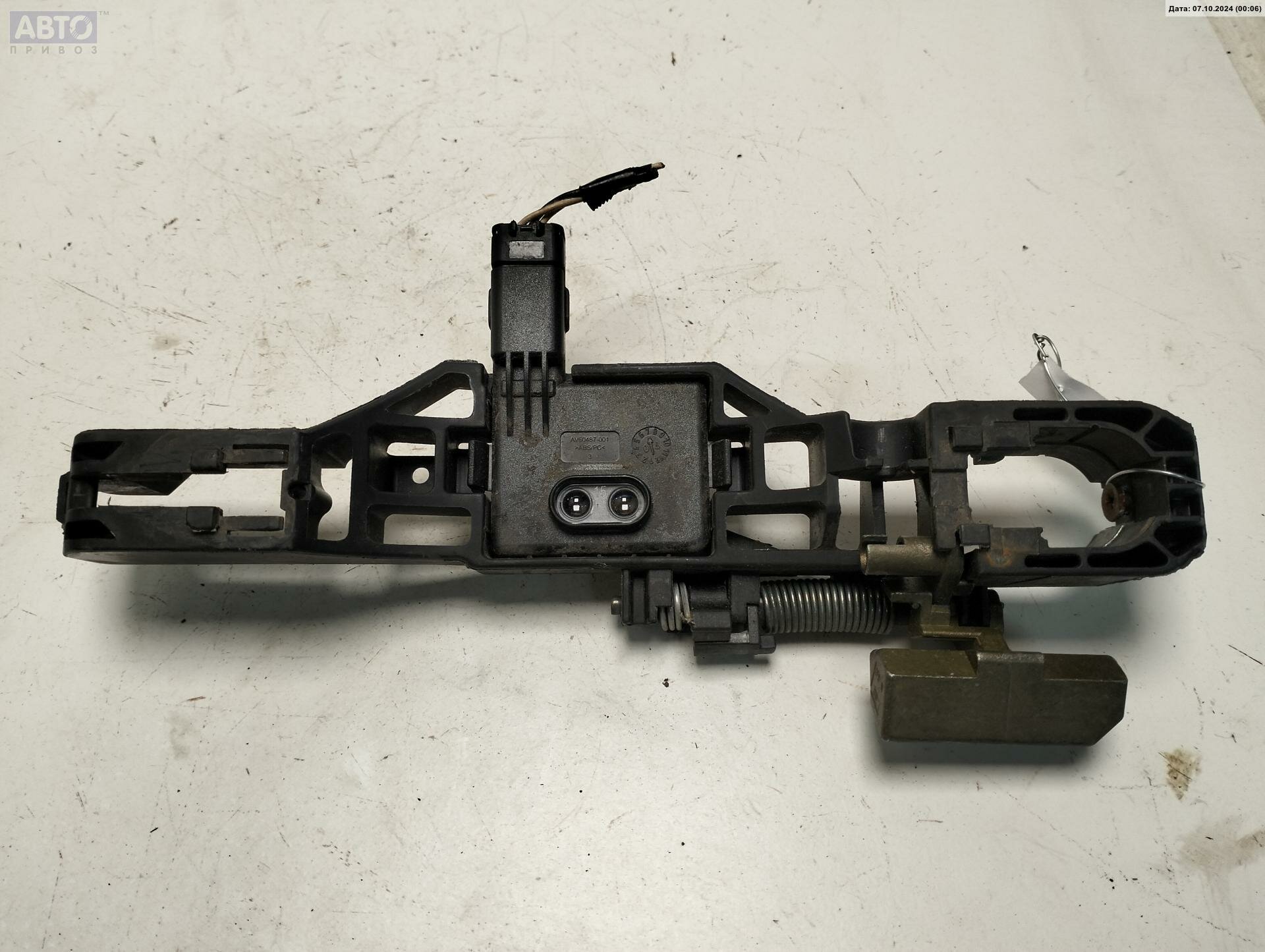 Корпус (держатель) ручки двери передней правой Renault Laguna 2 (2001-2007)