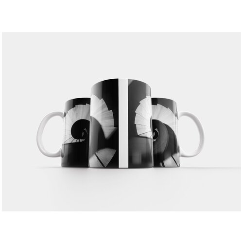 фото Кружка "лестница, черно-белый, архитектура" 320 мл lotsprints