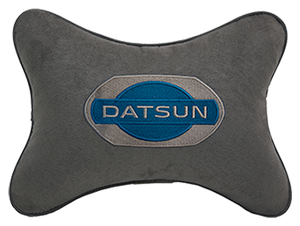 Автомобильная подушка на подголовник алькантара D.Grey с логотипом автомобиля DATSUN