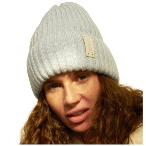 фото Женская вязаная модная шапка бини oddwood с отворотом