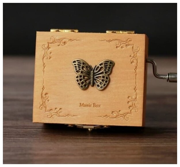 Музыкальная деревянная шкатулка-шарманка Бабочка