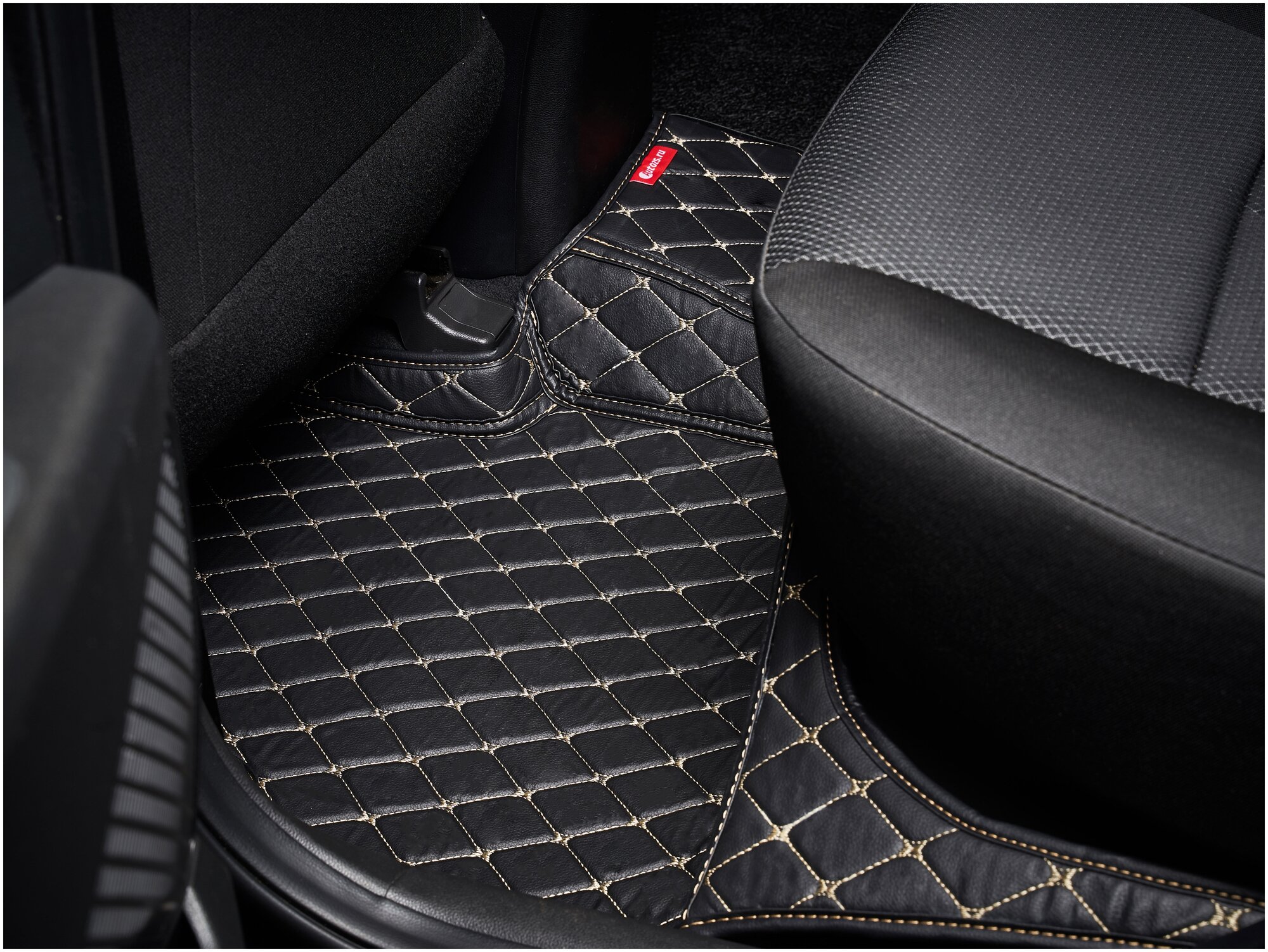 Кожаные 3D коврики Autozs Premium для ВАЗ (Lada) Priora I (2007-2018) черные с бежевой строчкой/ВАЗ (Лада) Приора 1 (2007-2018) 3Д ковры в автомобиль