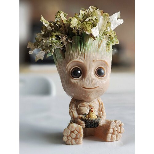 Фигурка Малыш Грут цетрария с цыпленком подарок взрослым и детям 2500₽