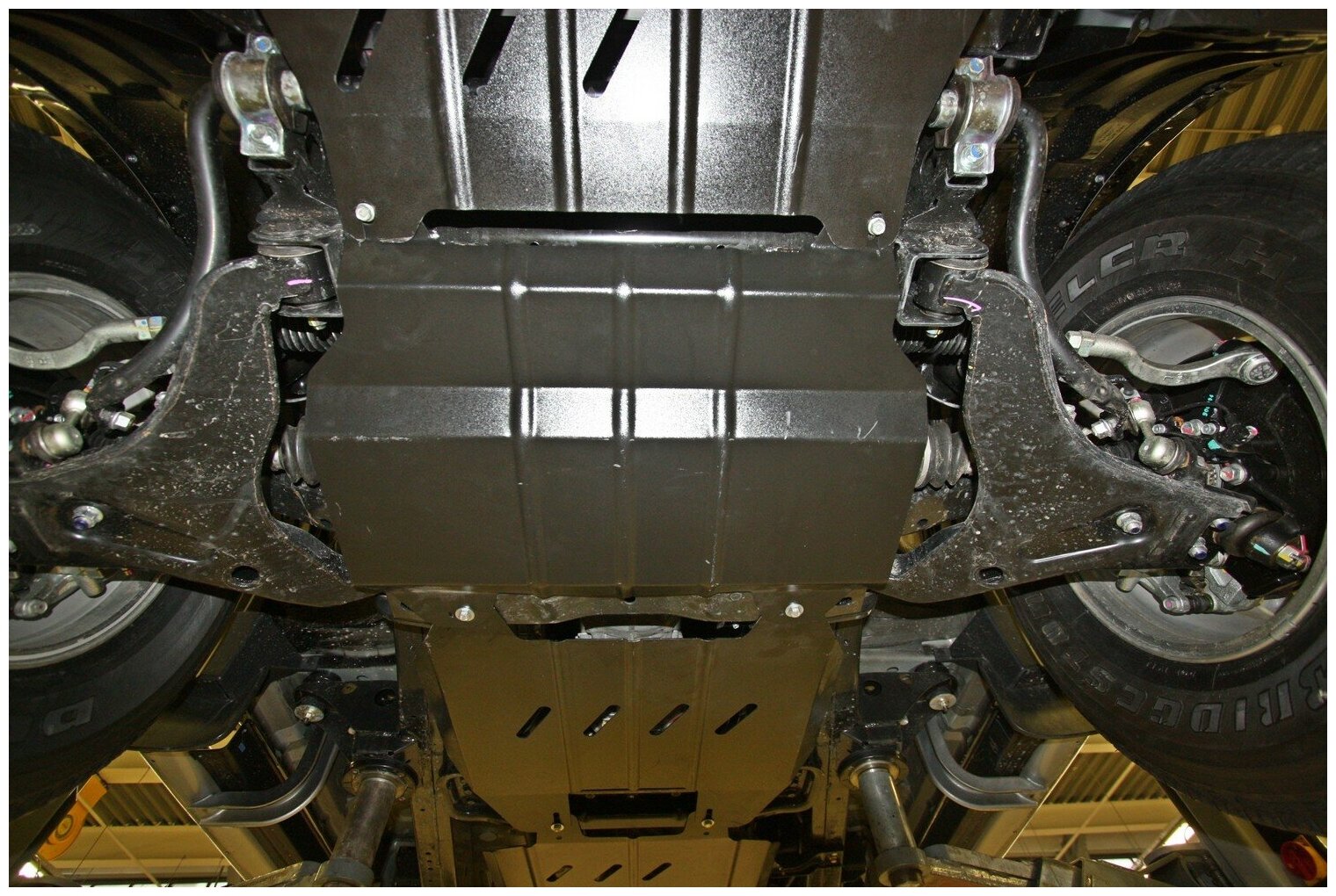 Комплект Защита картера (двигателя) и крепеж для Mitsubishi Pajero Sport (2006-2013) (2014-) L200 DC CC (2010-) 3.0 бензин 2.4 дизель АКПП Novline NLZ.35.28.020 NEW