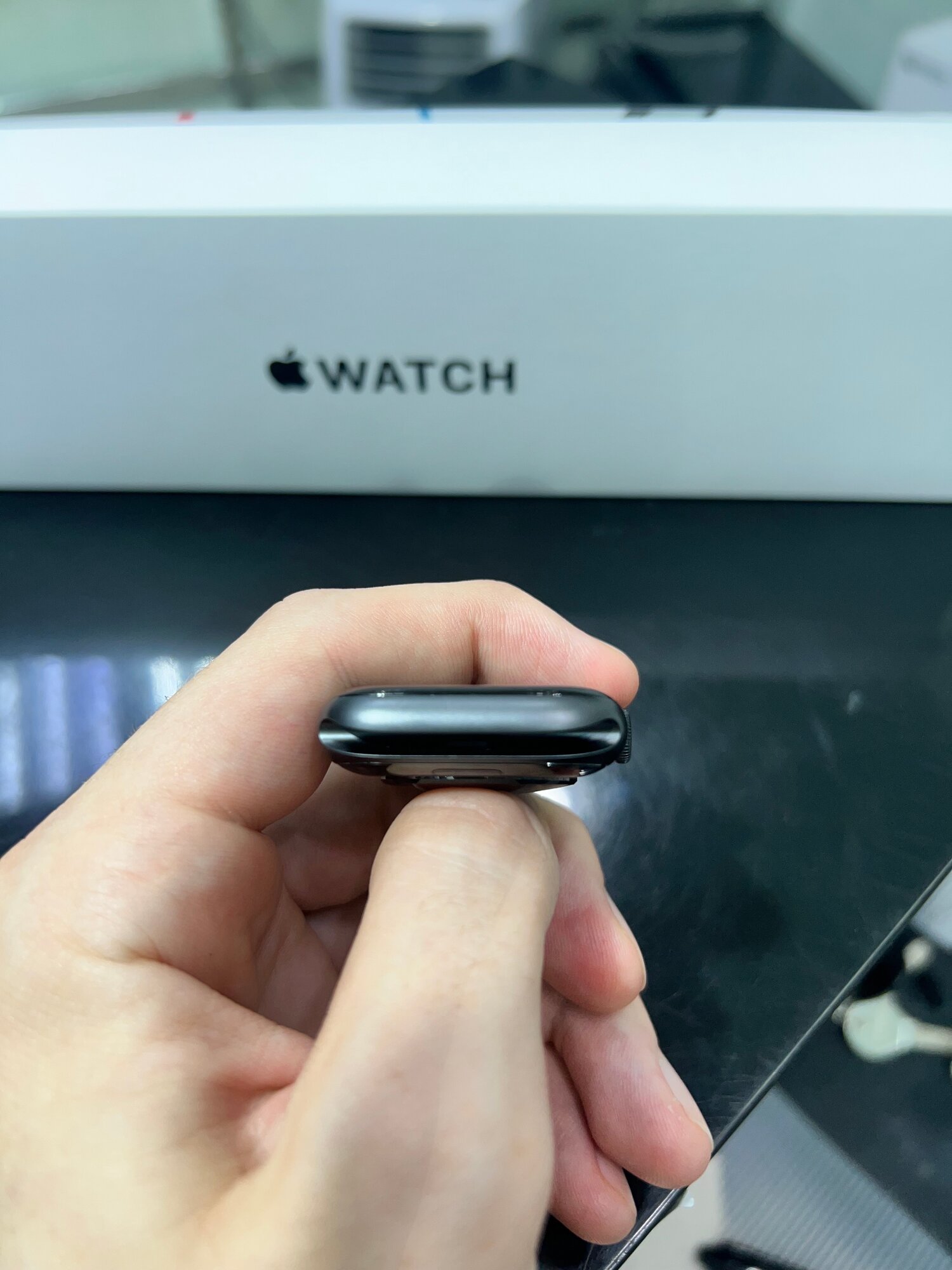 Умные часы Apple Watch Series SE Gen 1 44 мм Aluminium Case GPS, серый космос/тёмная ночь