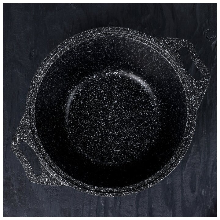 Кастрюля KUKMARA Темный мрамор литая 2,0 л со стеклянной крышкой
