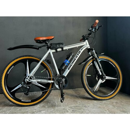 Велосипед RICHIESTO 26 на литых дисках три луча Горный Спортивный Унисекс серебристый 25500₽