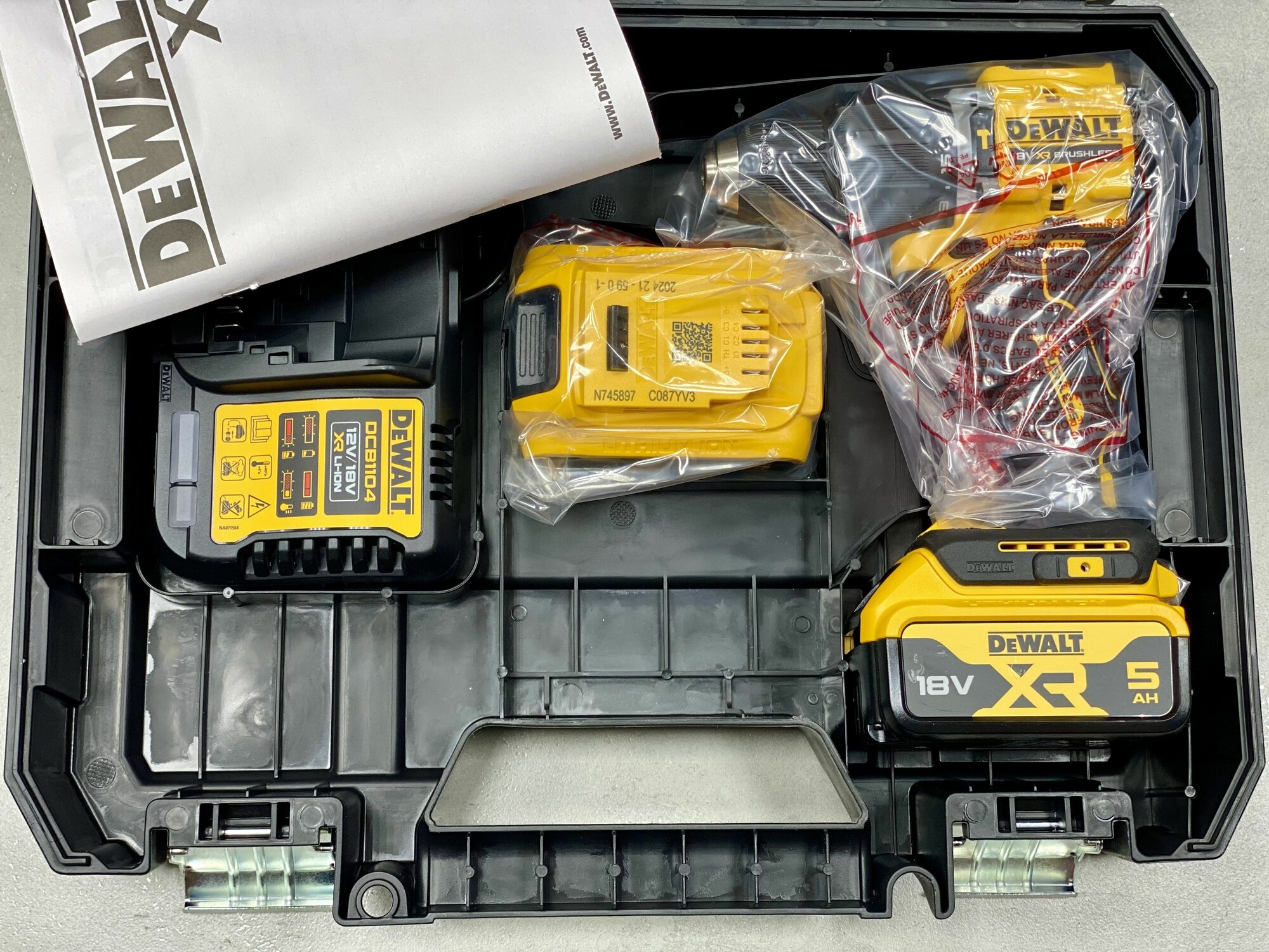 Дрель-шуруповерт DСD100YP2t — фото 1