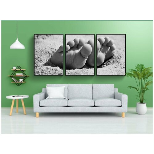 фото Набор модулных постеров для интерьера "ноги, пальцы ног, песок" 60x90 см. в тубусе, без рамки lotsprints