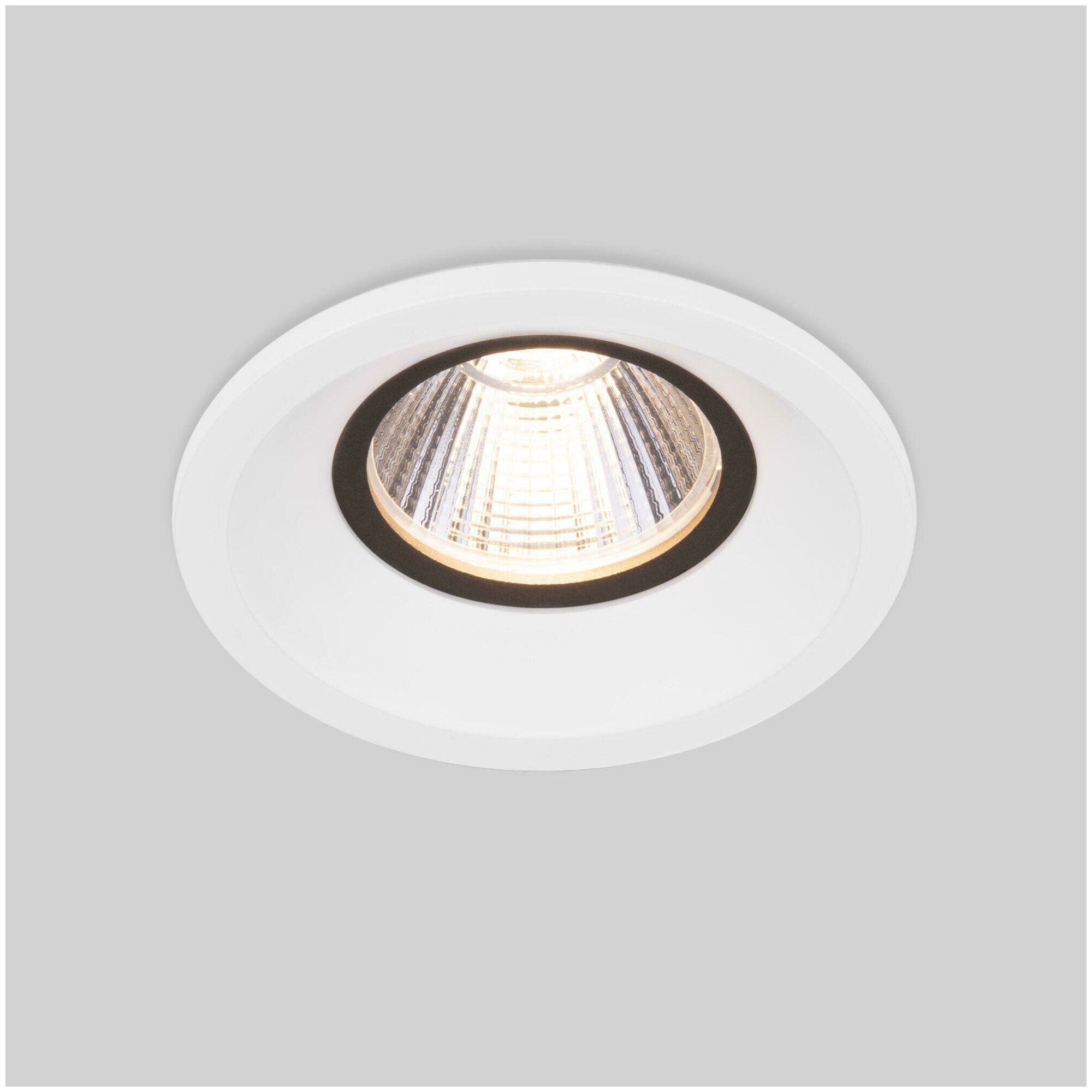 Встраиваемый светодиодный точечный светильник 25024/LED белый - фотография № 1