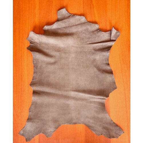 Натуральная итальянская кожа - велюр одежный, коза. 40-45 дм2, цвет коричневый