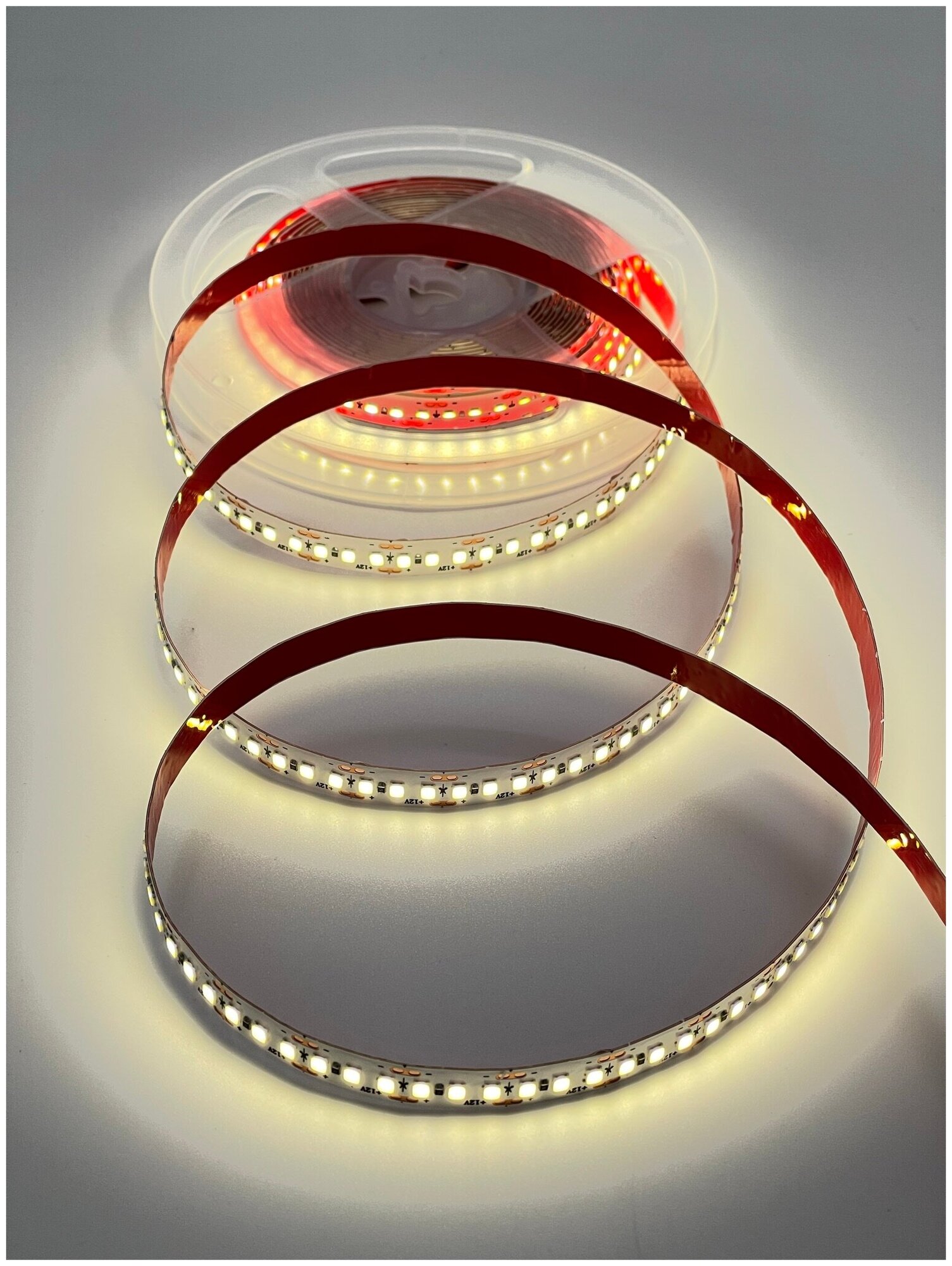 Лента светодиодная Redigle LED 15,5W, 2835-180 диодов на метр -IP20 12V Нейтральный белый, 4000K - фотография № 1