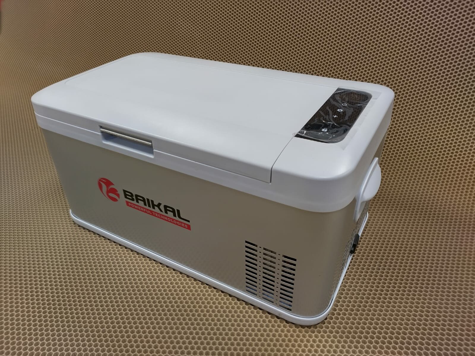 Автохолодильник компрессорный BAIKAL МК18 (18 литров 45 Вт) двухкамерный
