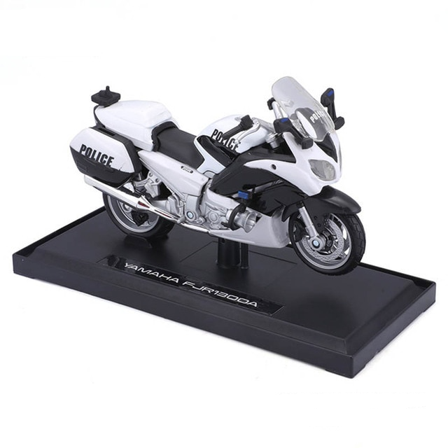 Мотоцикл Maisto 1/18 YAMAHA FJR1300A (32306) белый