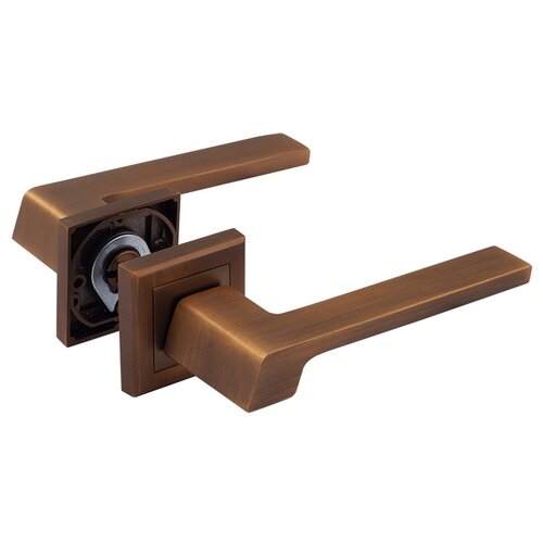 коричневый