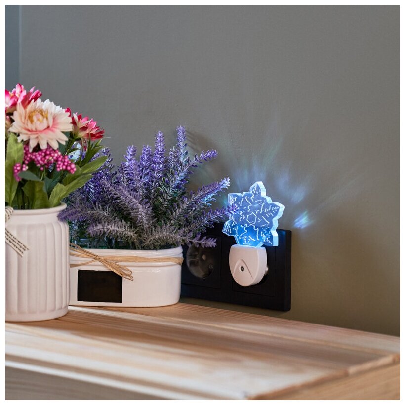 Ночник Снежинка хамелеон мультиколор 230 В, RGB свет, цвет белый Rexant - фото №11