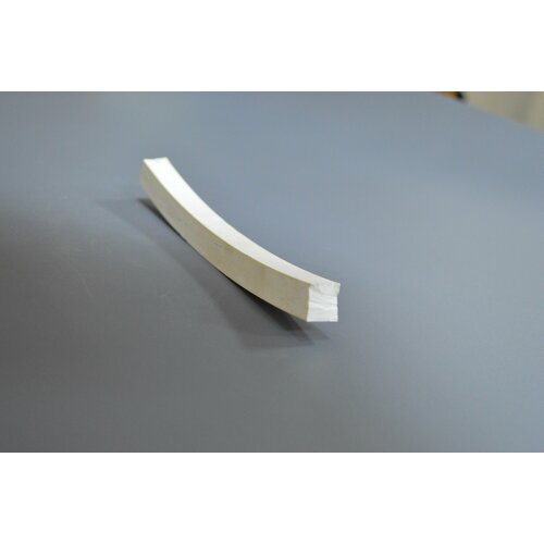 Шнур уплотнительный из вакуумной резины светлый размер 3х4 мм, длина 1 метр