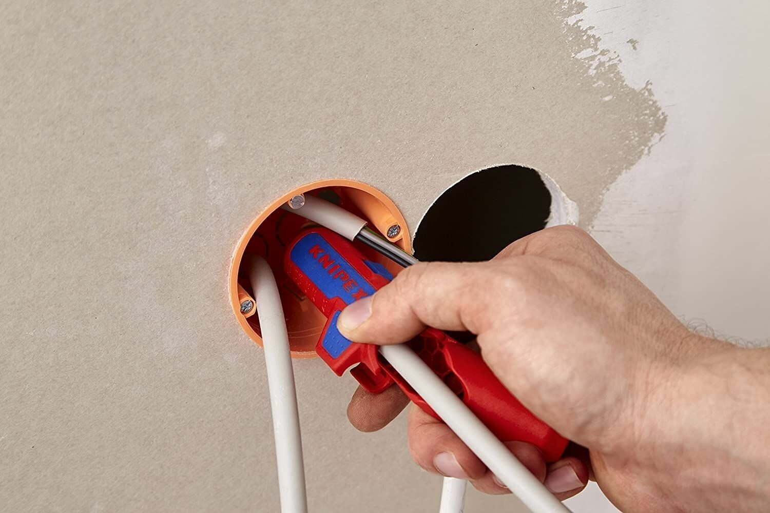 Универсальный инструмент для удаления оболочки Knipex - фото №16