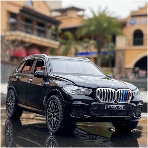 Коллекционная масштабная модель BMW X5(M5) 1:24 (металл, свет, звук)