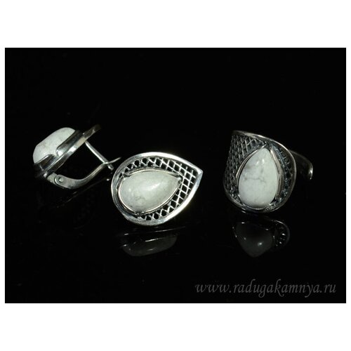 Комплект бижутерии: кольцо, серьги, кахолонг, размер кольца: безразмерное, белый комплект бижутерии радуга камня кольцо серьги кахолонг размер кольца 18 мультиколор
