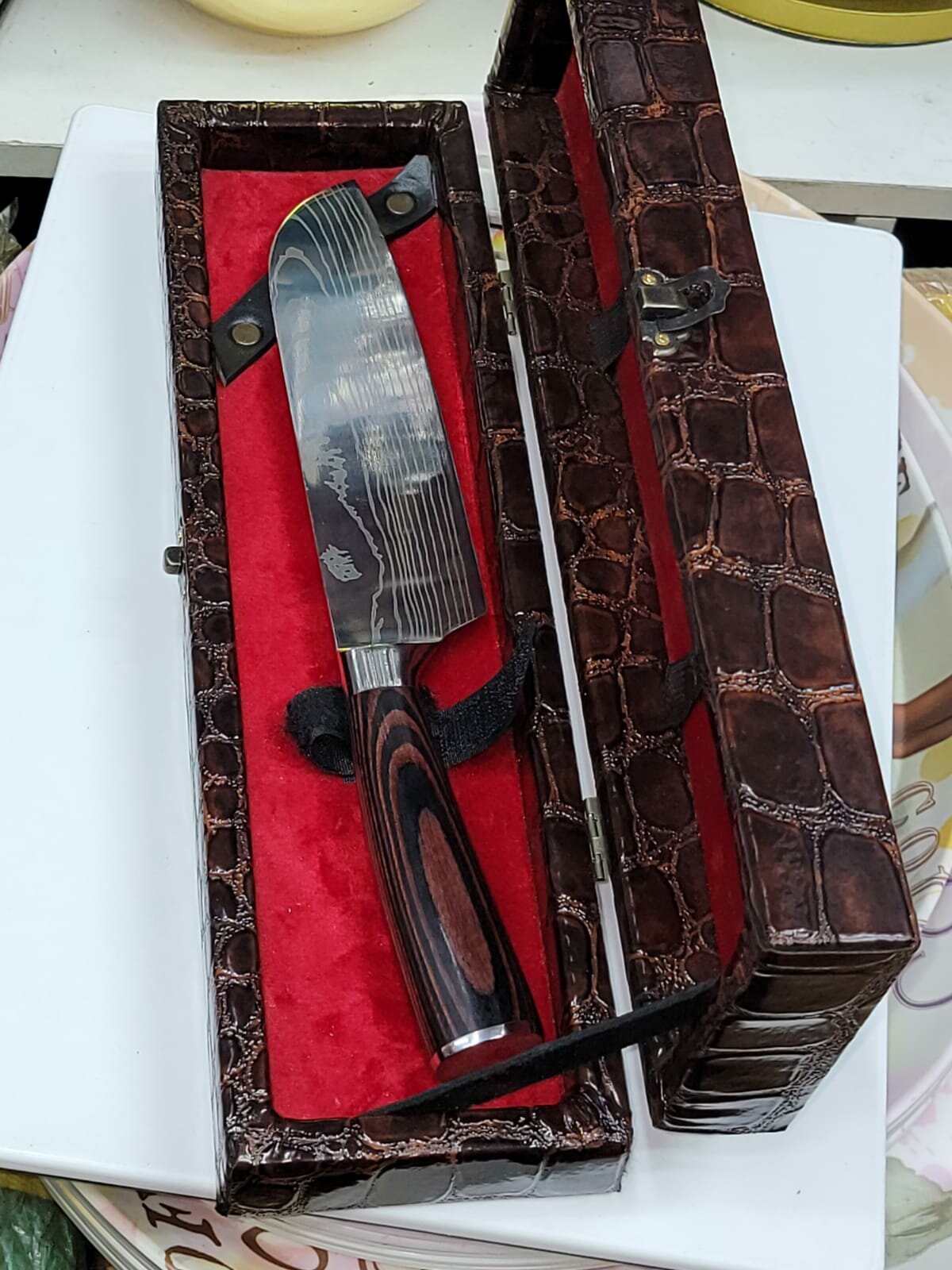 фото Нож топор кухонный разделочный полированная сталь в подарочном кожаном футляре (высш. качество) Дамаск . Ручка чёрное дерево.