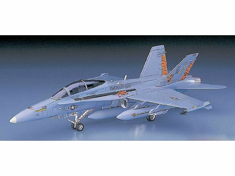 Склеиваемая пластиковая модель самолета F/A-18D Hornet D9. Масштаб 1:72