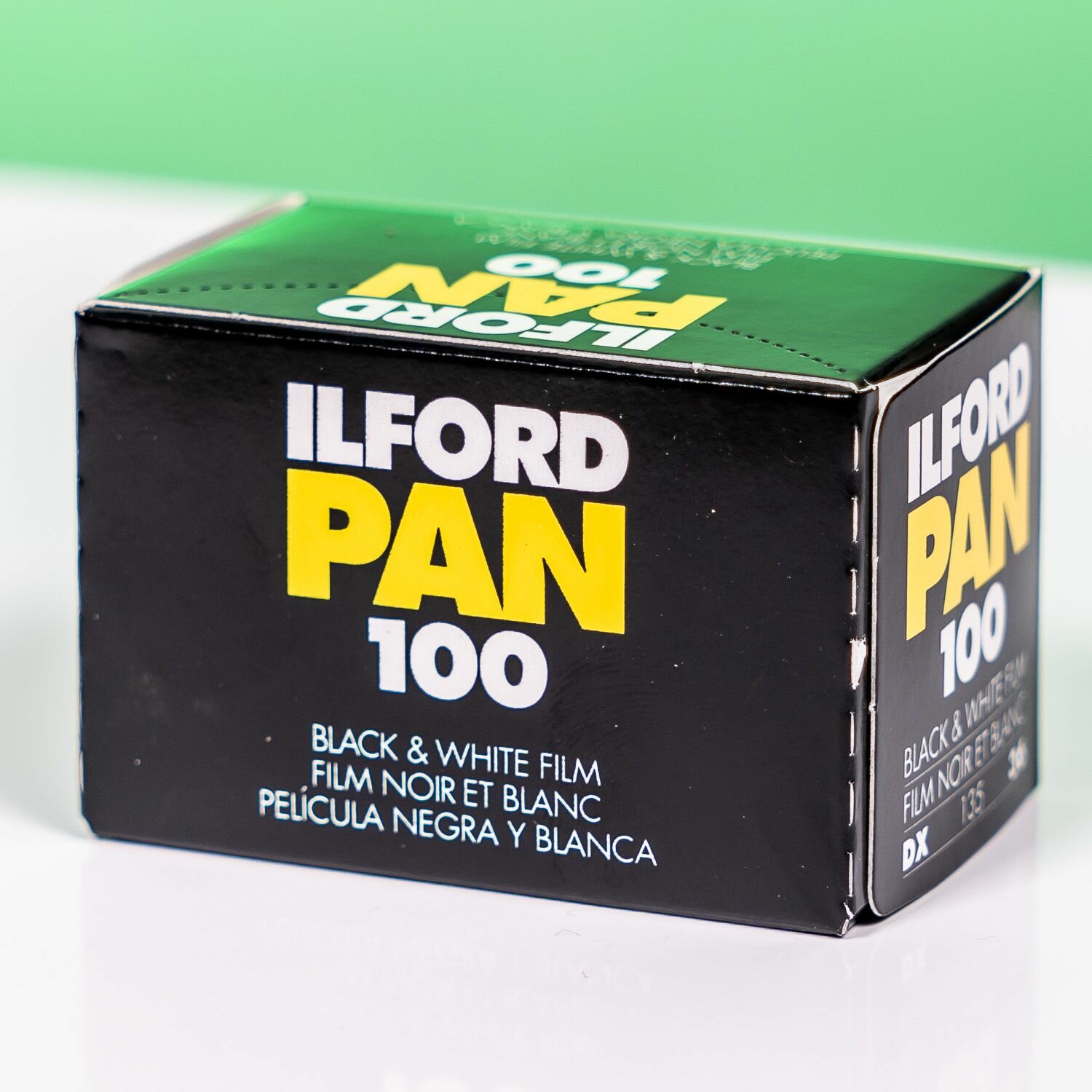Фотопленка черно-белая Ilford PAN 100 (36 кадров, процесс D-76, ISO 100, срок 01/2028)