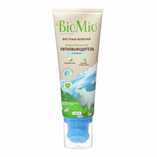 Концентрированный пятновыводитель BioMio со щеткой для цветных и белых тканей 200 мл 742₽