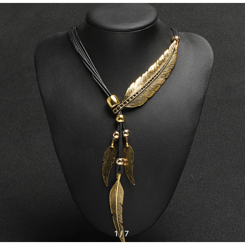 Ожерелье чокер на шею. В этническом стиле. Золотые перья