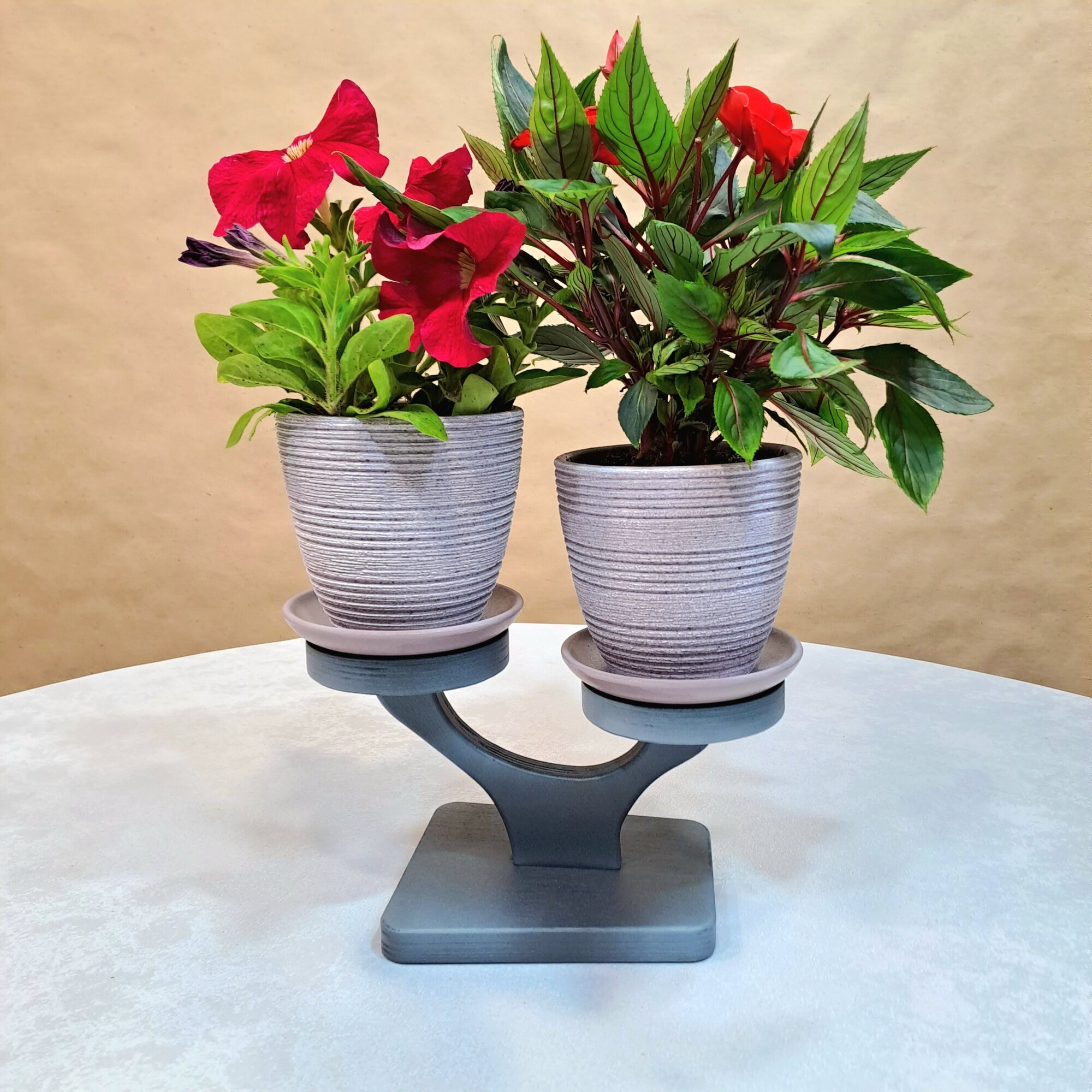 фото Подставка для цветов "Дерево" на три горшка