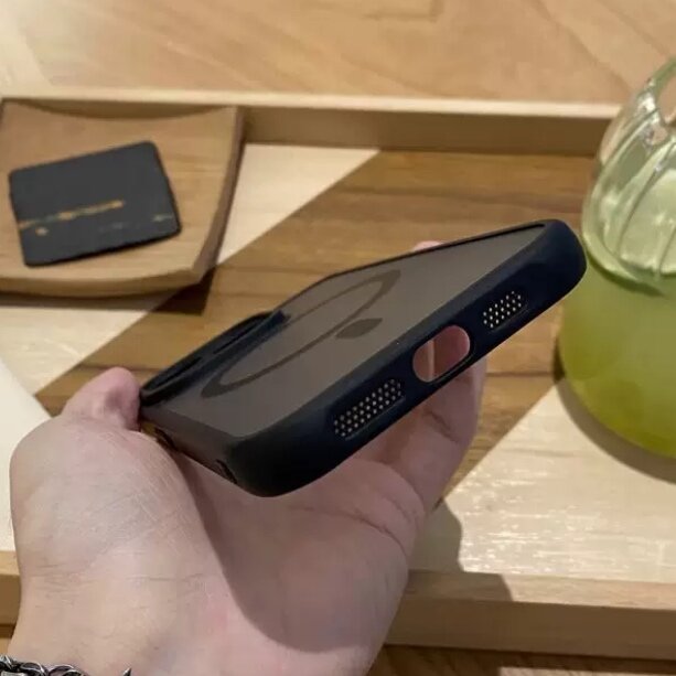 Чехол Creative Case для Apple iPhone 14 (айфон 14) магнитный, совместимый с MagSafe (магсейф), противоударный, черный