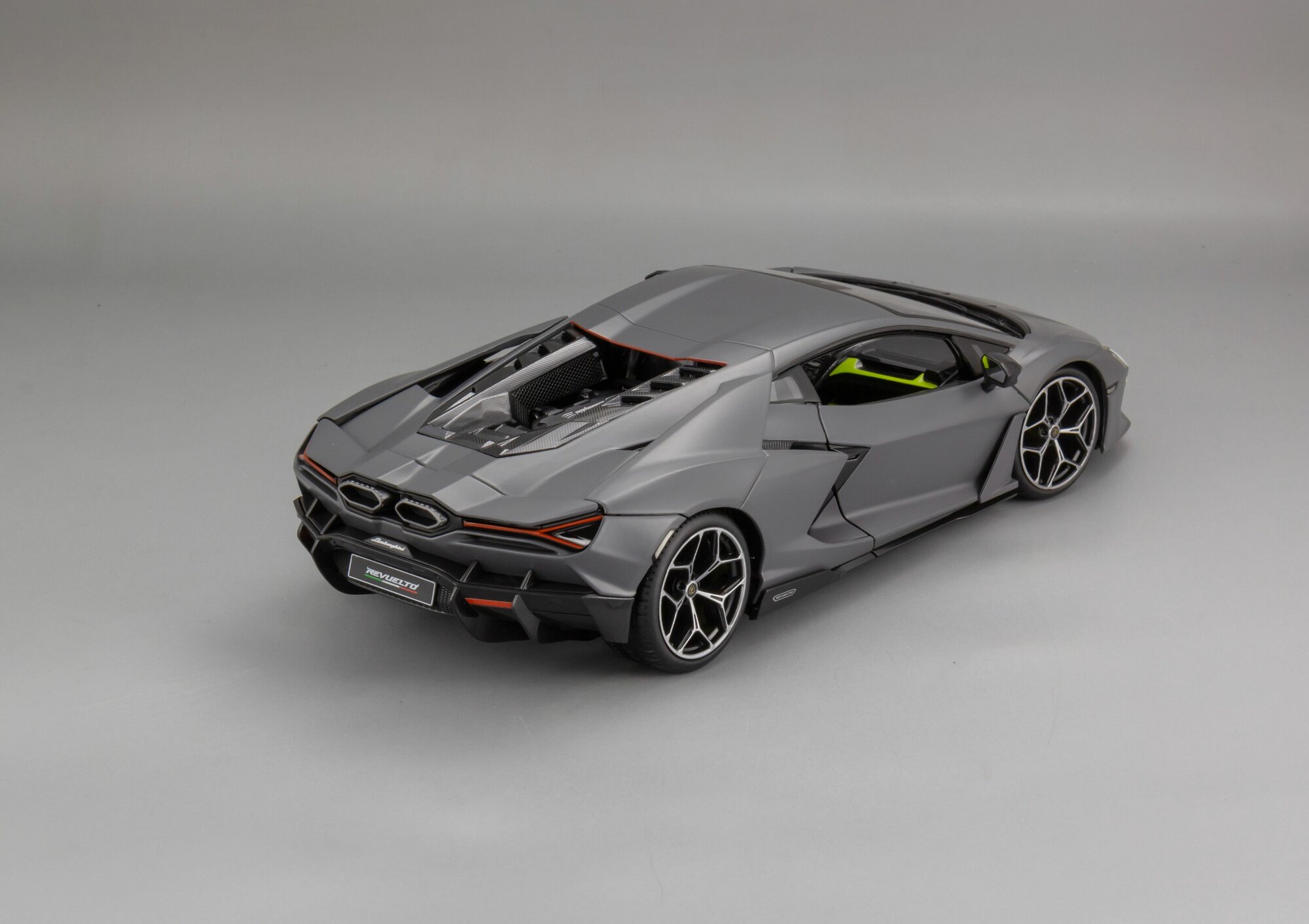 Коллекционная масштабная модель 1:18 Lamborghini Revuelto - 2023 от Maisto — фото 1