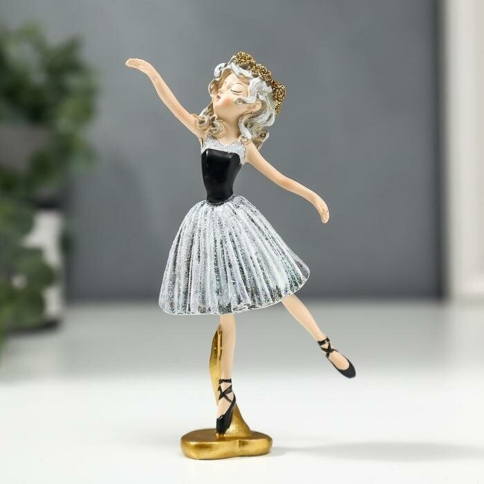 Сувенир полистоун "Балерина с кудрями, в серо-черном платье и черныx пуантаx" 13x3,5x6,5 см 518528