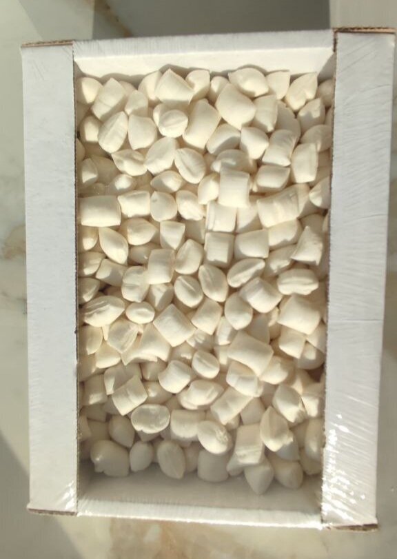 Конфеты DaRiNi Парварда белая, натуральный вкус без добавления красителей 1 кг - фотография № 3