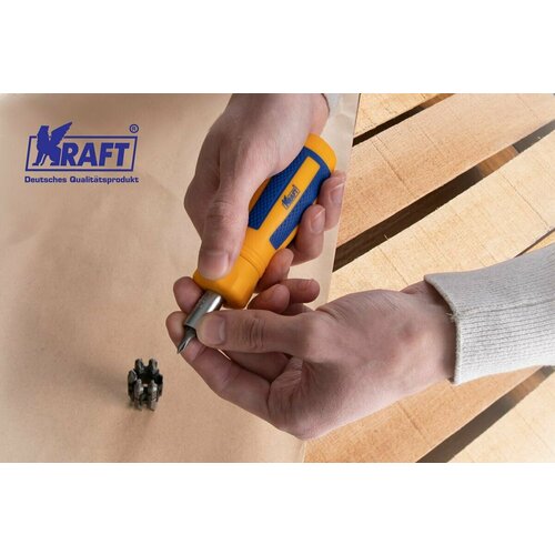 Набор реверсивная отвертка с насад битами 12 пр 968₽