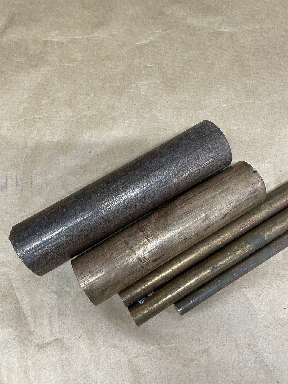 Бронзовый пруток БрБ2 Ф8мм х 200мм — фото 1