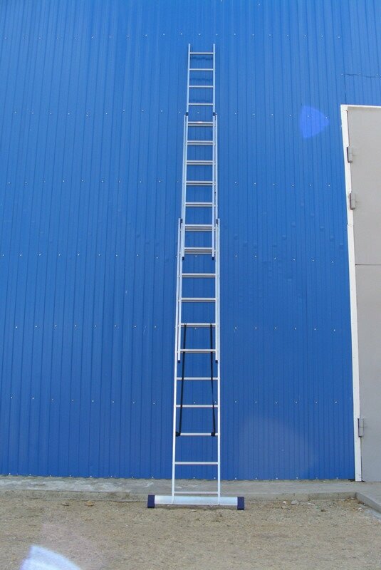 Лестница алюминиевая Алюмет трехсекционная 3x8 ступеней (9308) - фото №10