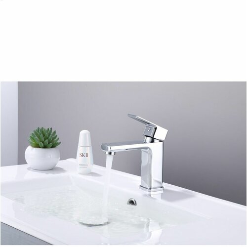 Смеситель для раковины/ для умывальника MYNAH хром, высота 150 мм, рычажное управление. Фиксированный излив. Монтаж на одно отверстие, на гайке. Гибкая подводка.