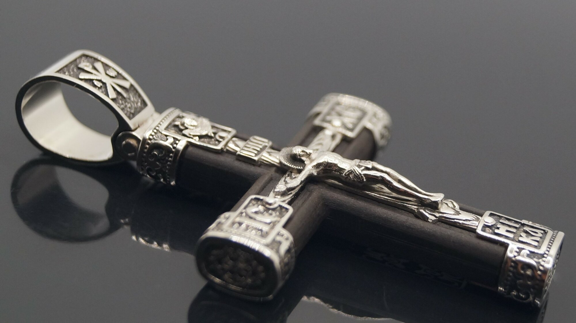 Серебряный мужской крест "Margo Jewelry" из серебра 925 пробы на основе